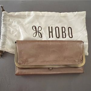 HOBO Clutch champagne leather wallet NWT! Retails $138.00